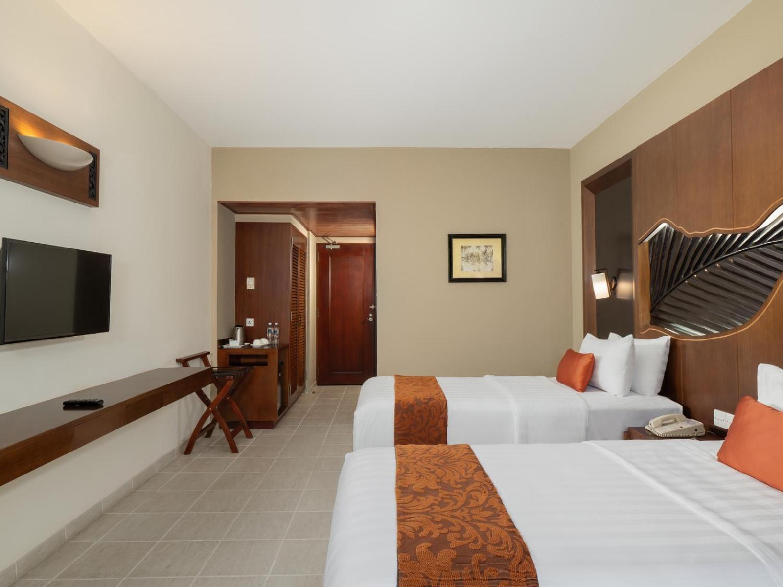 Nirwana Resort Hotel Lagoi Extérieur photo