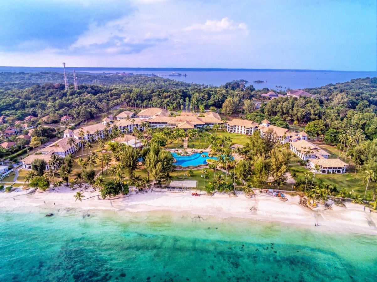 Nirwana Resort Hotel Lagoi Extérieur photo